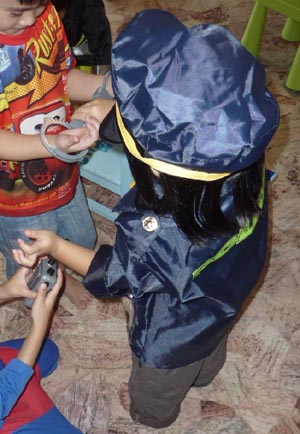 police-officer-handcuffs.jpg