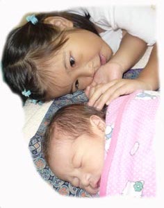 bonding-as-sisters bonding-as-sisters