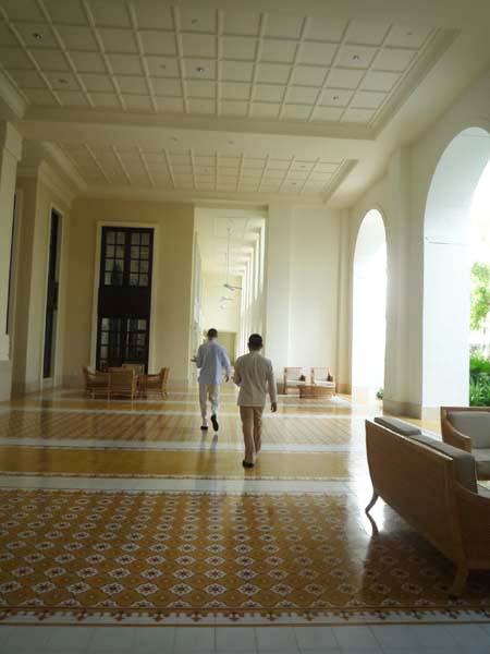 d005 lobby